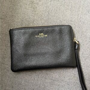 Coach wristlet wallet